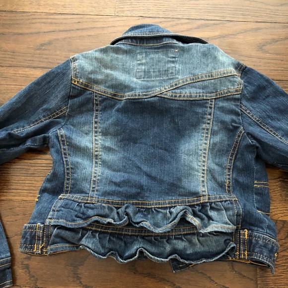Girls ruffle denim jacket with cute patches - Picture 2 of 4